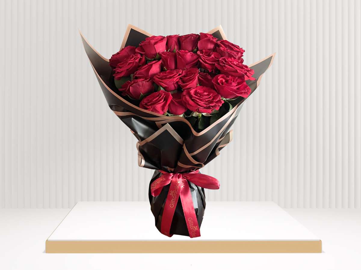 Luxury Red Roses Bouquet – Valentine’s Special
