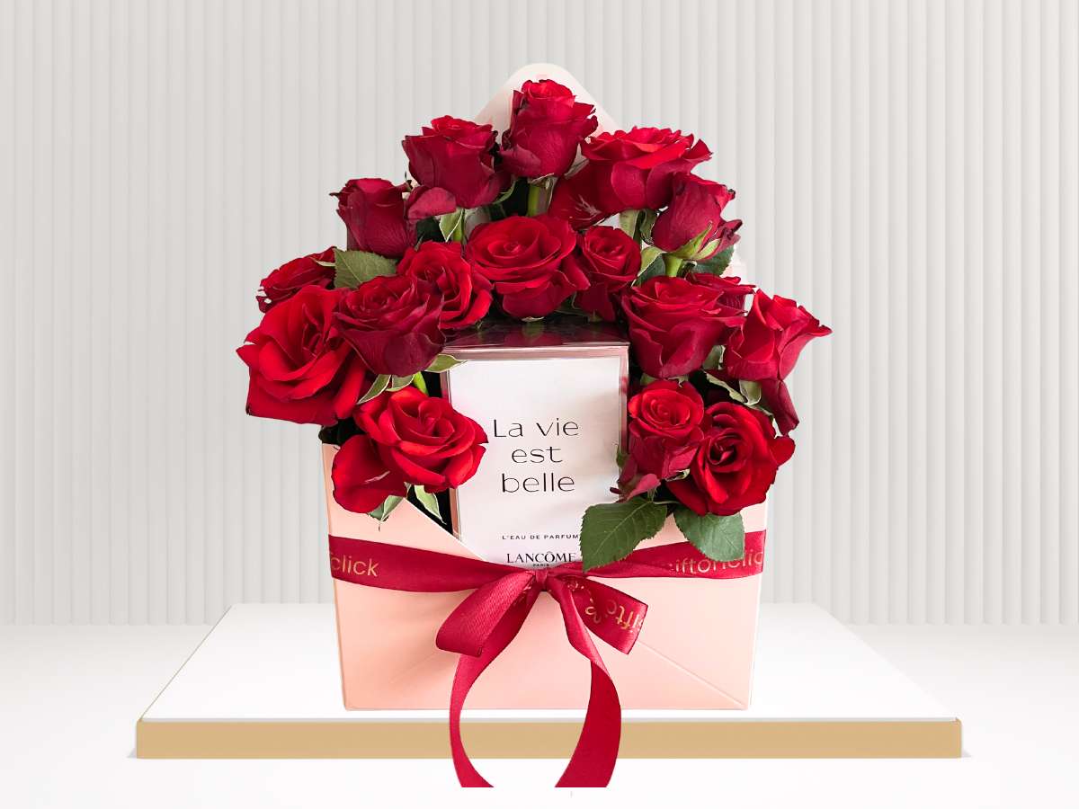 La Vie Est Belle gift Dubai | Rose perfume gift Dubai | Luxury flower box Dubai | Roses and perfume Dubai | Romantic gift Dubai | Valentine rose gift Dubai | Anniversary gift Dubai | Lancôme perfume Dubai | Flower and perfume combo Dubai | Premium rose box Dubai | Luxury romantic gift Dubai | Perfume with roses Dubai