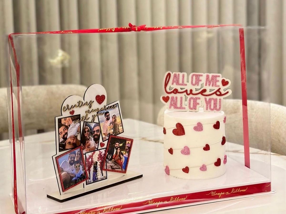 love cake with hearts and pictures