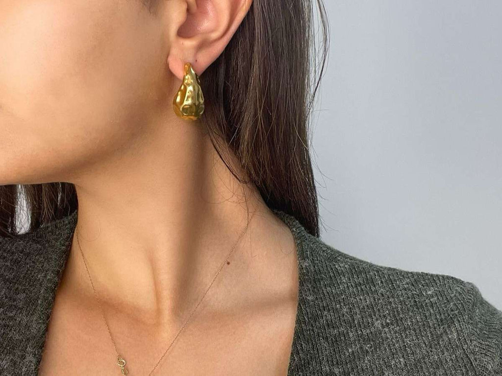 gold teardrop earrings
