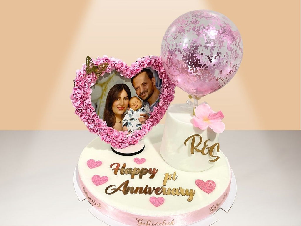 heart photo frame and cake