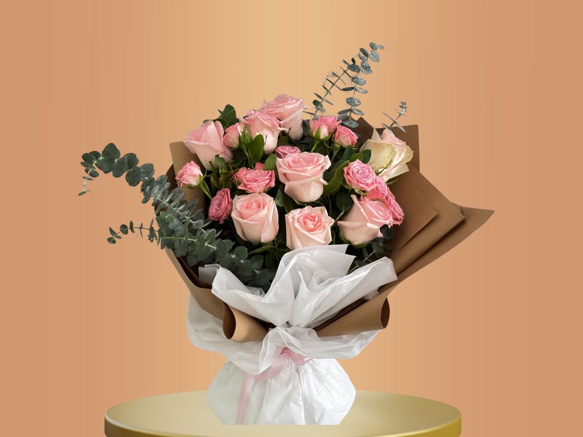 Soft Elegance Bouquet with 8 premium roses and baby roses – Gift On Click Lebanon
