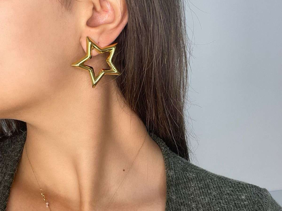 Gold star-shaped earrings
