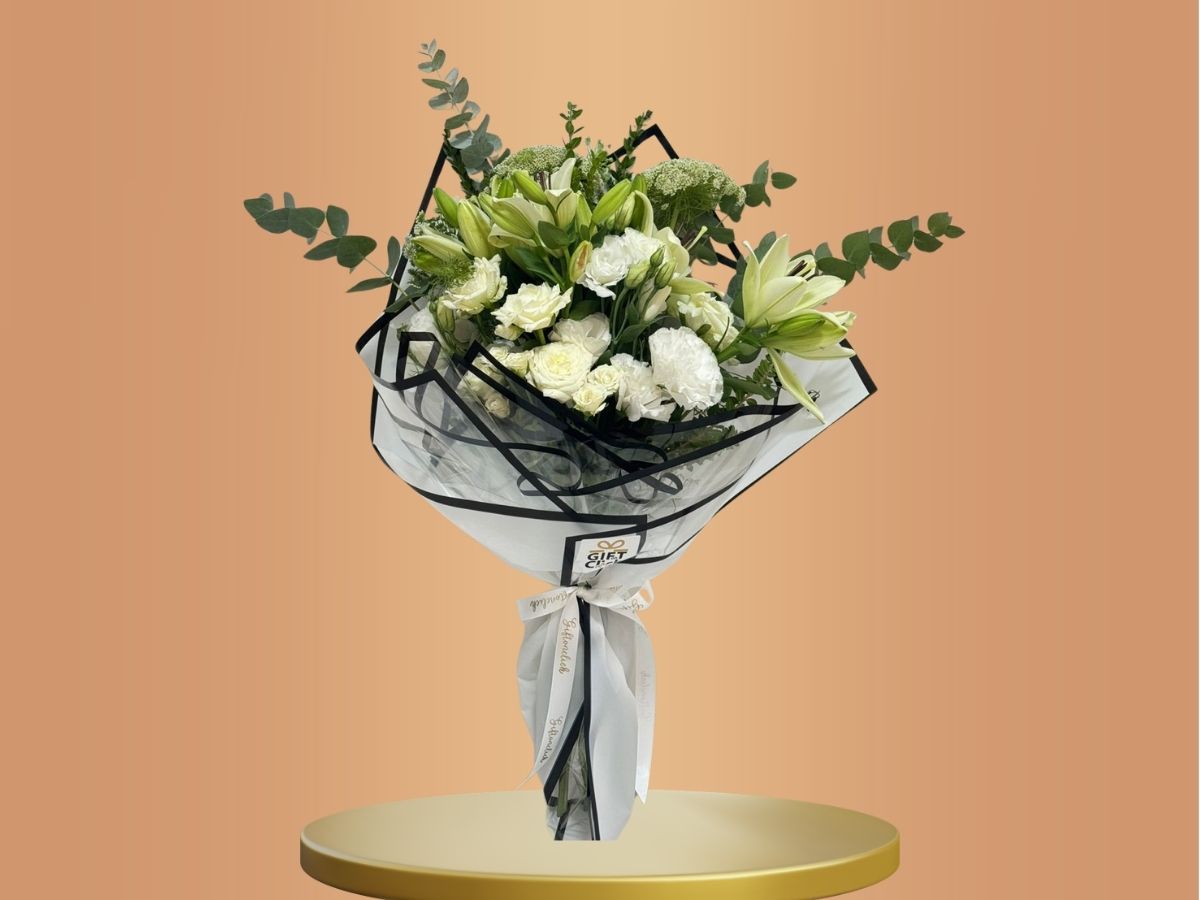 Salemet albik bundle white flowers bouquet wrapped with white paper
