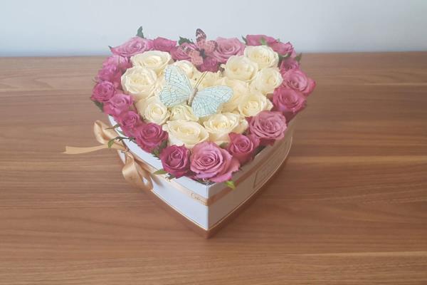 White & Pink Roses Heart Box